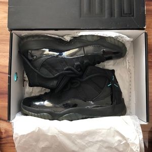 Gamma Blue 11s size 8